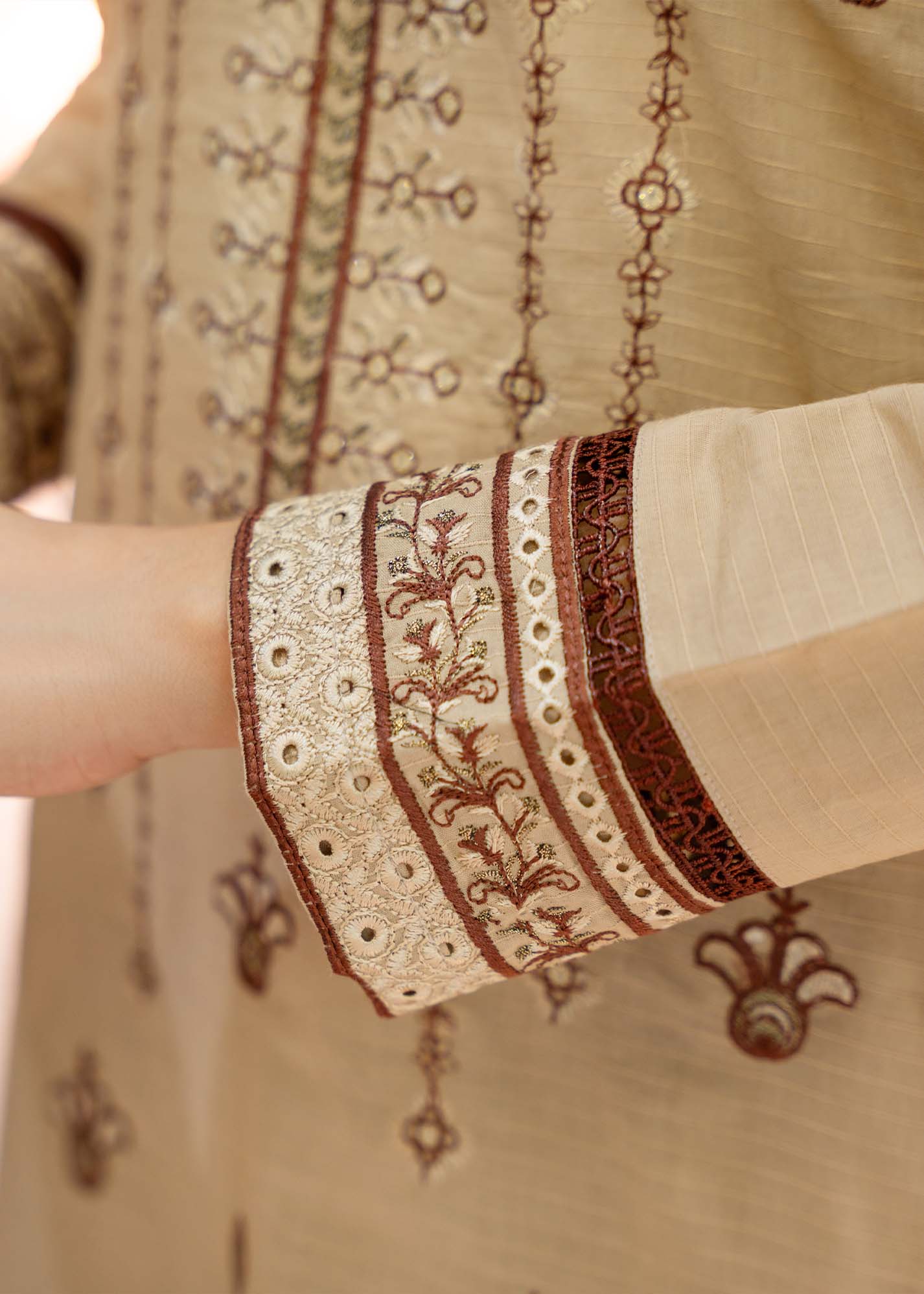 GulkaribyNCA present آرائش D-9750
